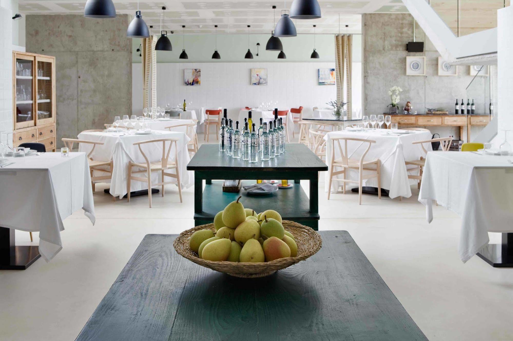 Hotel-Bodega Finca De Los Arandinos Entrena المطعم الصورة